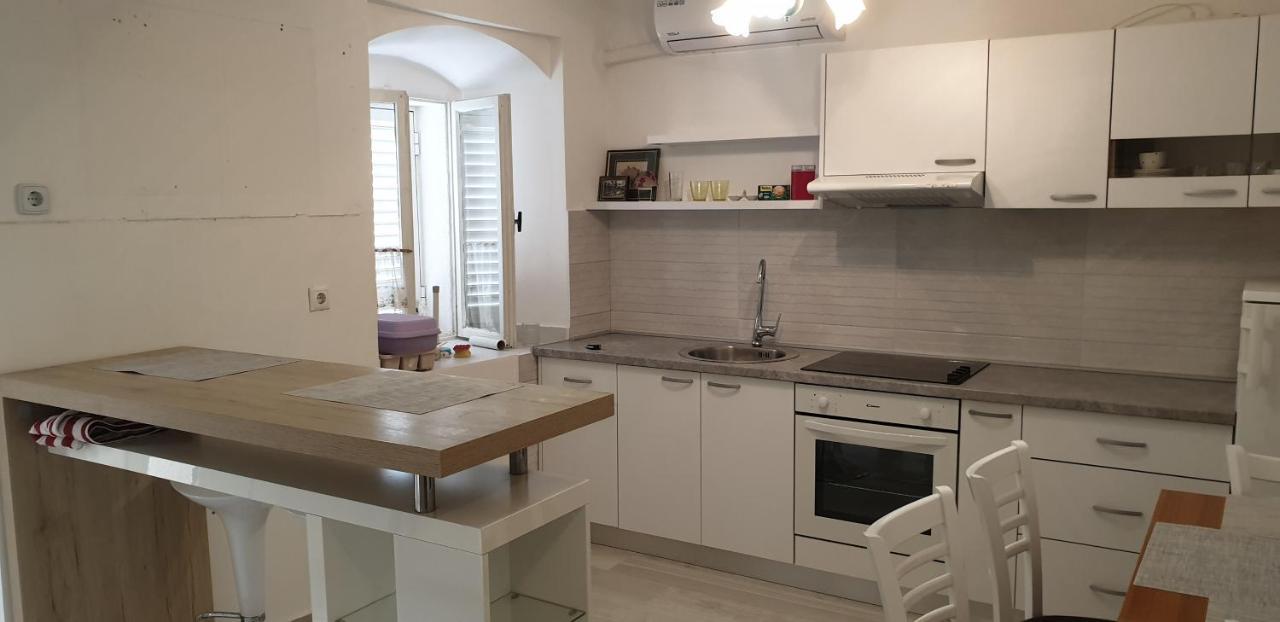 Ulica Dvori Narca 12 Apartment 4+2 Per. Baska  Exterior photo